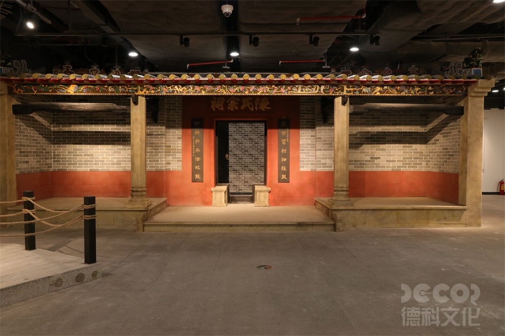 展廳設(shè)計中，如何選擇適合的裝飾材料和家具？