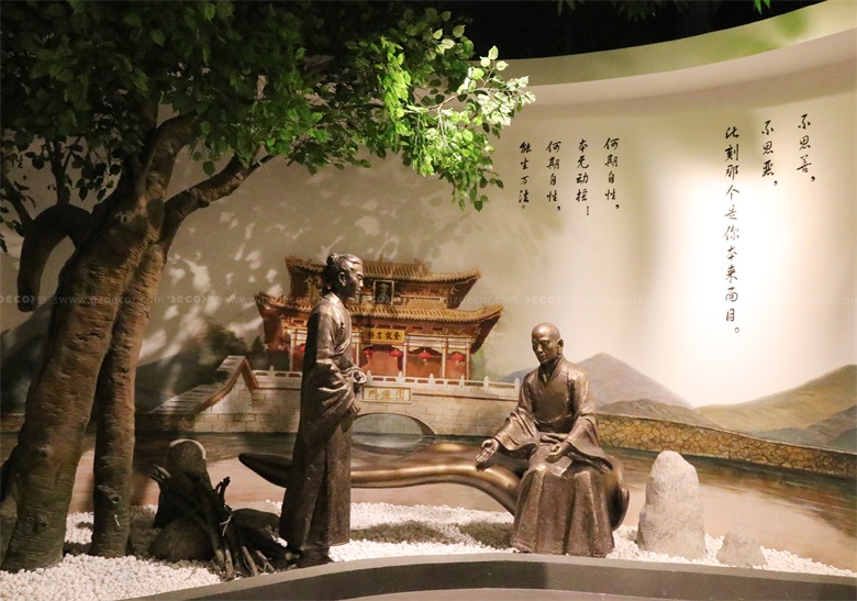 雕塑博物館裝修的展示架應如何設計以最大化展示空間？